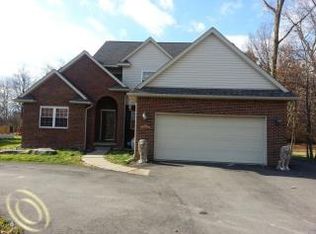 6934 Sargent St, Romulus, MI 48174