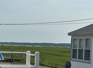 23 Diane Ln, Hampton, NH 03842