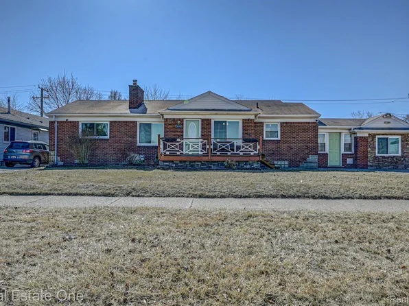 8206 E Forteen Mile Rd, Warren, MI 48093