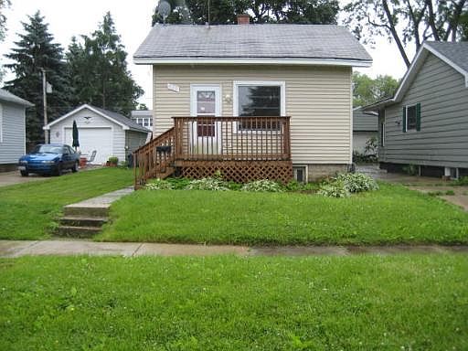 1st image of 920 W Charles St