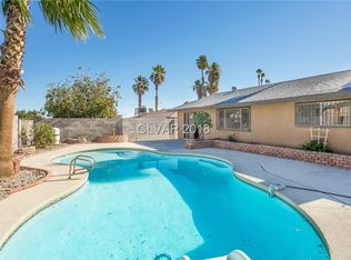 4062 Meadowglen Ave, Las Vegas, NV 89121