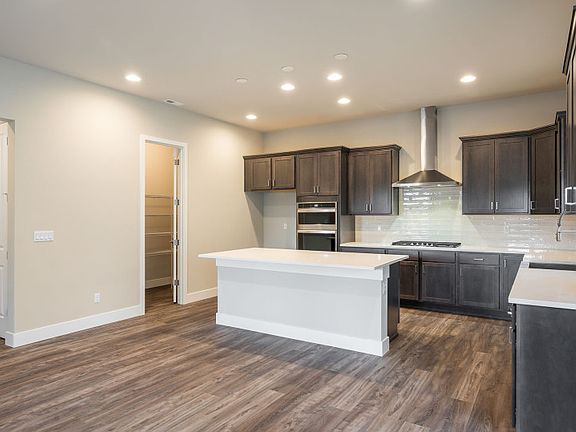 Kitchen with dine-in island