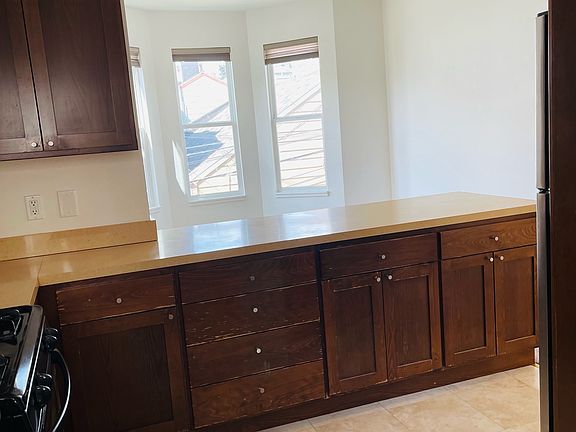 3rd image of 1468 Valencia St #3