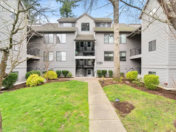 4000 Carman Dr #A17, Lake Oswego, OR 97035