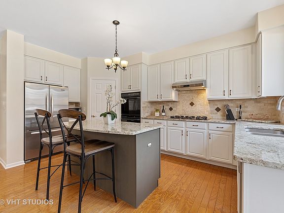 5th image of 1424 Somerset Ct