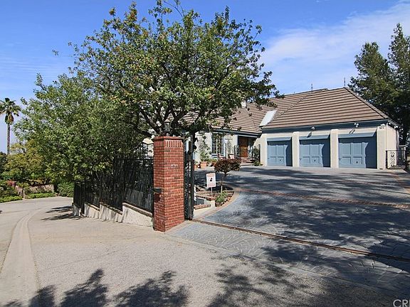 2nd image of 16290 Dorilee Ln