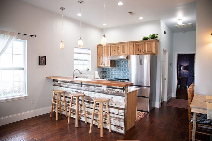 1st image of 1331 Desire St