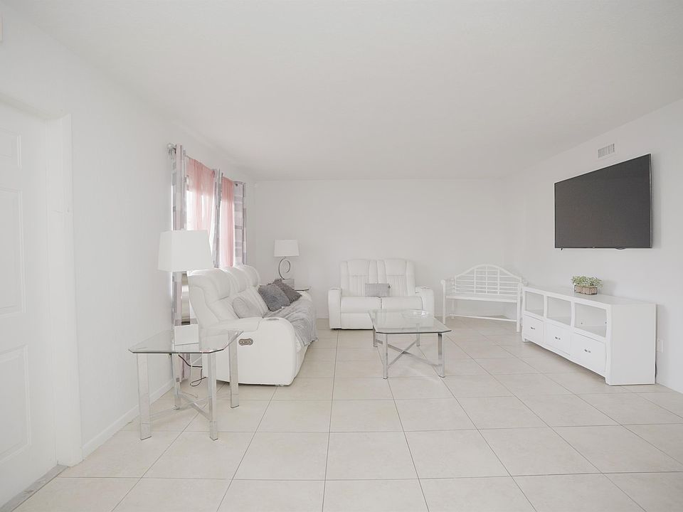 1st image of 4635 Bayshore Dr APT P7