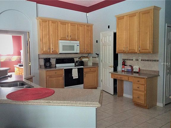 5th image of 624 Field Club Cir