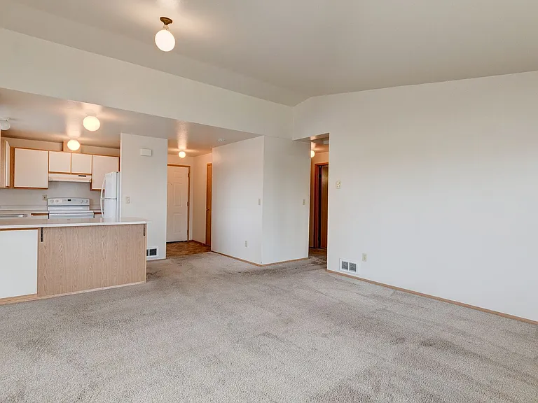 1154-340 SE Midway Blvd — Photo 4