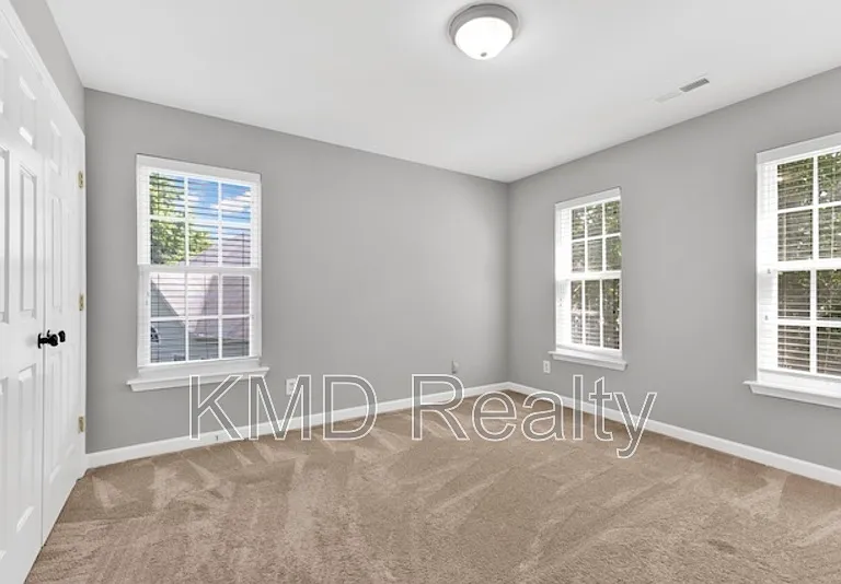 5010 Bellville Ct — Photo 6