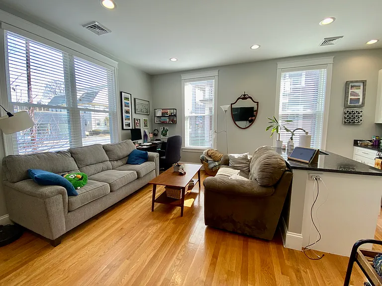 405 S Huntington Ave #1L — Photo 3