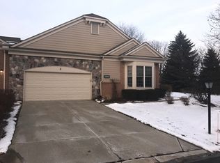 39608 Greenbrier Ct #281, Northville, MI 48168