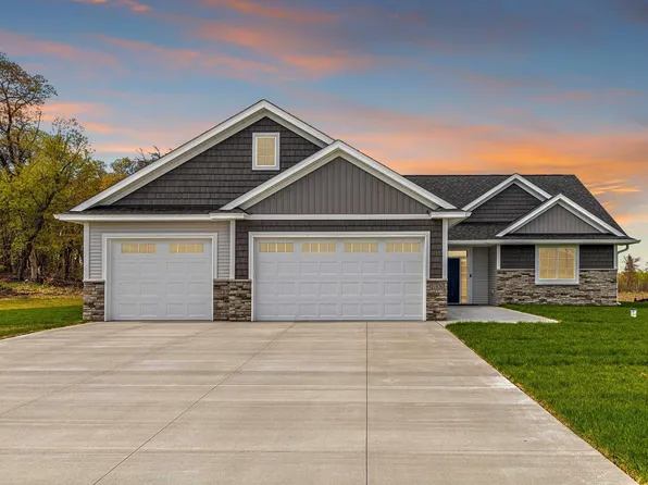 21936 Willys St NE, Cedar, MN 55011