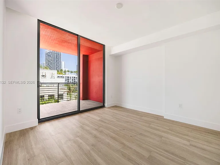 90 NE 32nd St #504 — Photo 4
