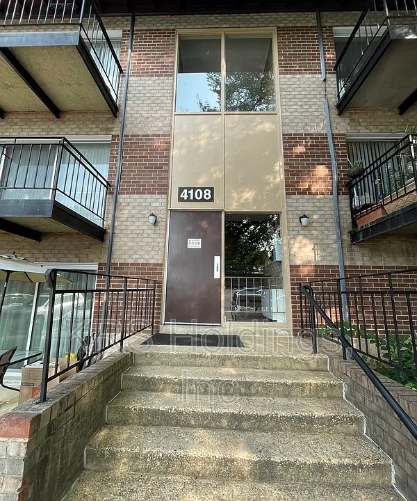4108 Mangalore Dr #103