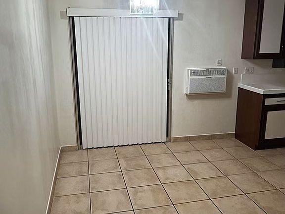 4th image of 35 El Nido Ave APT 4