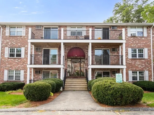 2 Karen Cir APT 8, Billerica, MA 01821