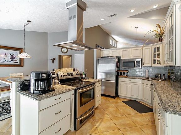 2nd image of 2564 Shadybranch Dr