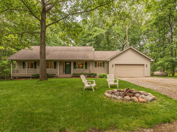 11362 Centennial Dr, Whitmore Lake, MI 48189