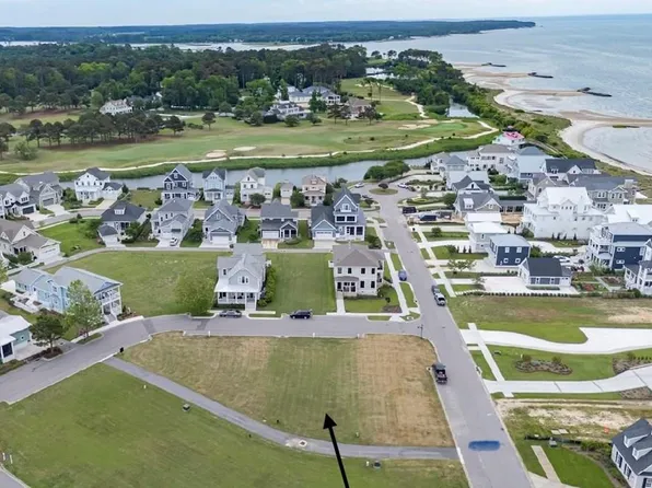 702 Market Pl #145, Cape Charles, VA 23310
