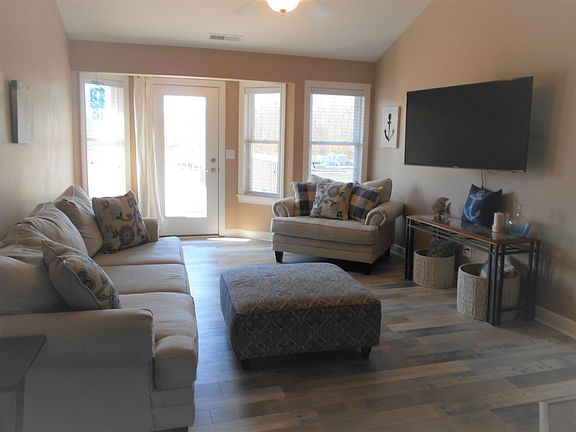 2nd image of 12368 N Bridgeview Dr #5-unit 5