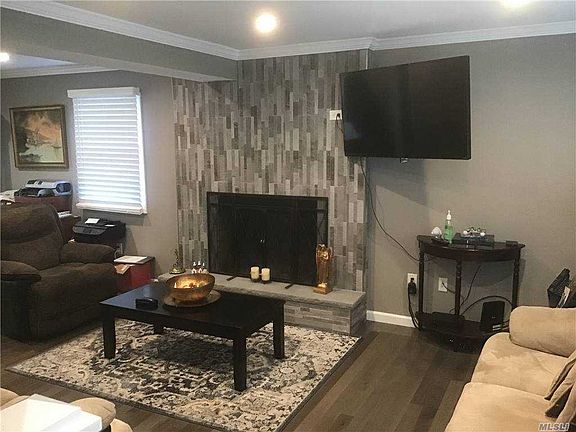 3rd image of 846 Merillon Ave