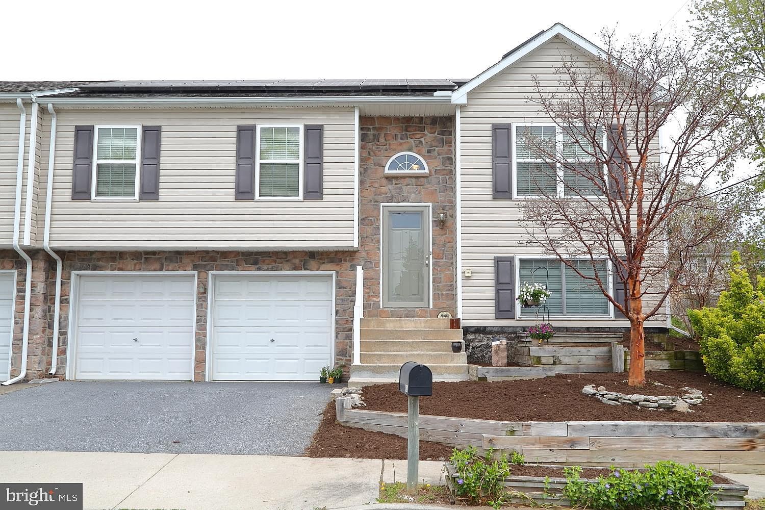 831 Water St, Mount Joy, PA 17552 Zillow