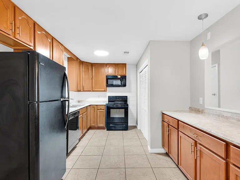 63 Jackson Ave — Photo 7