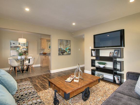 4th image of 155 Patricia Ln #12