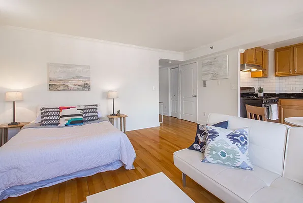 Rented by Keller Williams NYC | media 29