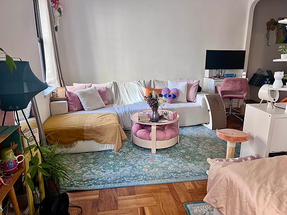 4th image of 208 E 28th St APT 2H
