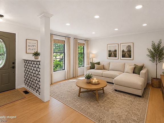 2nd image of 5776 Williamsburg Cir
