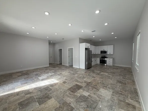 2397 Lake Pickett Rd, Orlando, FL