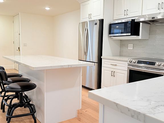 5th image of 7811 Eads Ave Unit 204