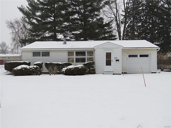 2nd image of 216 Baxton St