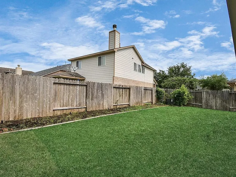 6315 Bain Dr — Photo 44
