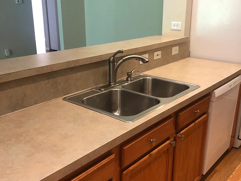 912 Elderberry Ln — Photo 5