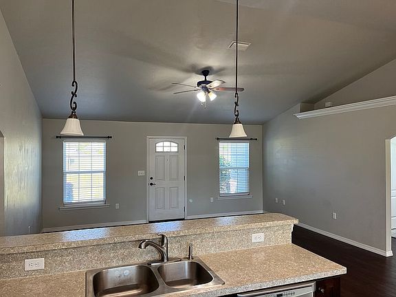 4th image of 9960 SE 13th Ct