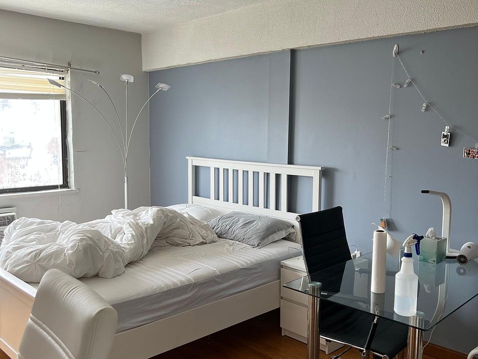 2nd image of 1120 Commonwealth Ave #608