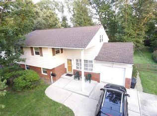 6 Highland Dr, Manalapan, NJ 07726