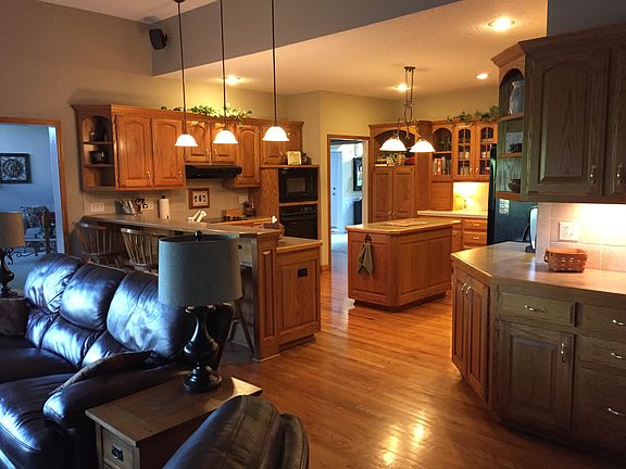 2nd image of 9722 Walnut Woods Dr