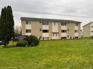 1875 Michigan Ave APT D9, Marysville, MI 48040