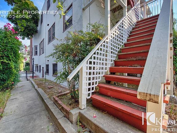 3rd image of 619 1/2 Virginia St