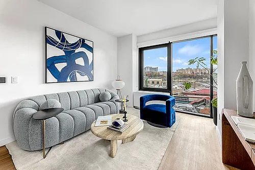 5055 Broadway #Penthouse 2 Photo 1