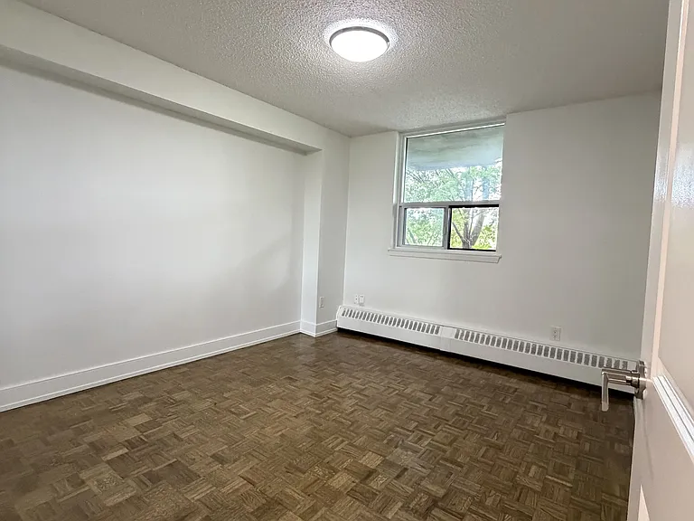 145 Wellington St W #306 — Photo 9