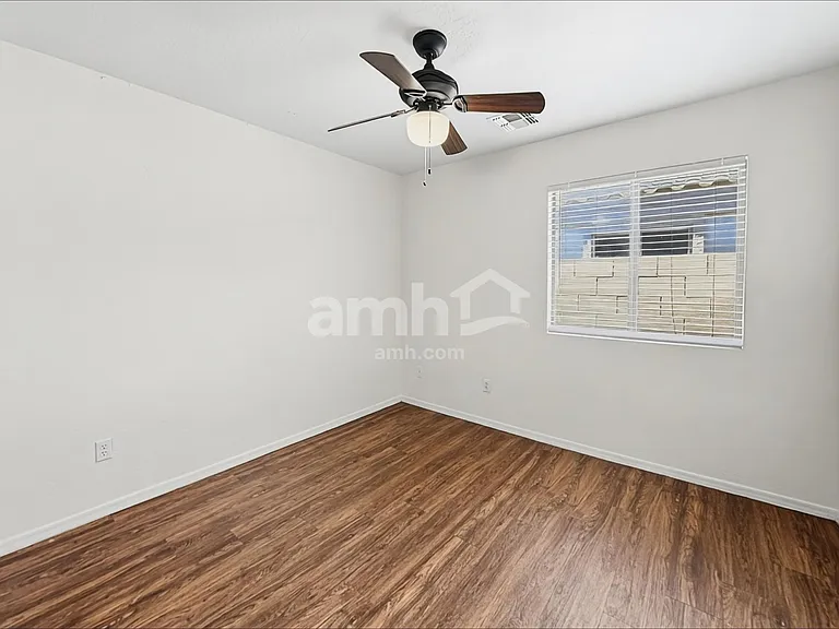 11232 W Pierson St — Photo 12