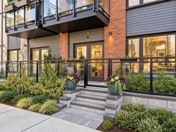 545 E 2nd St #142, North Vancouver, BC V7L 1E1