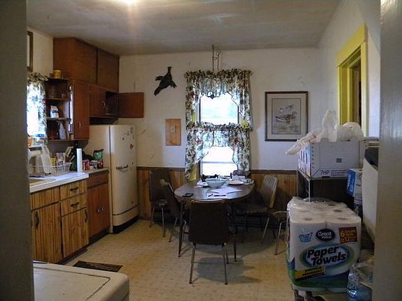 5th image of 707 S 1st St