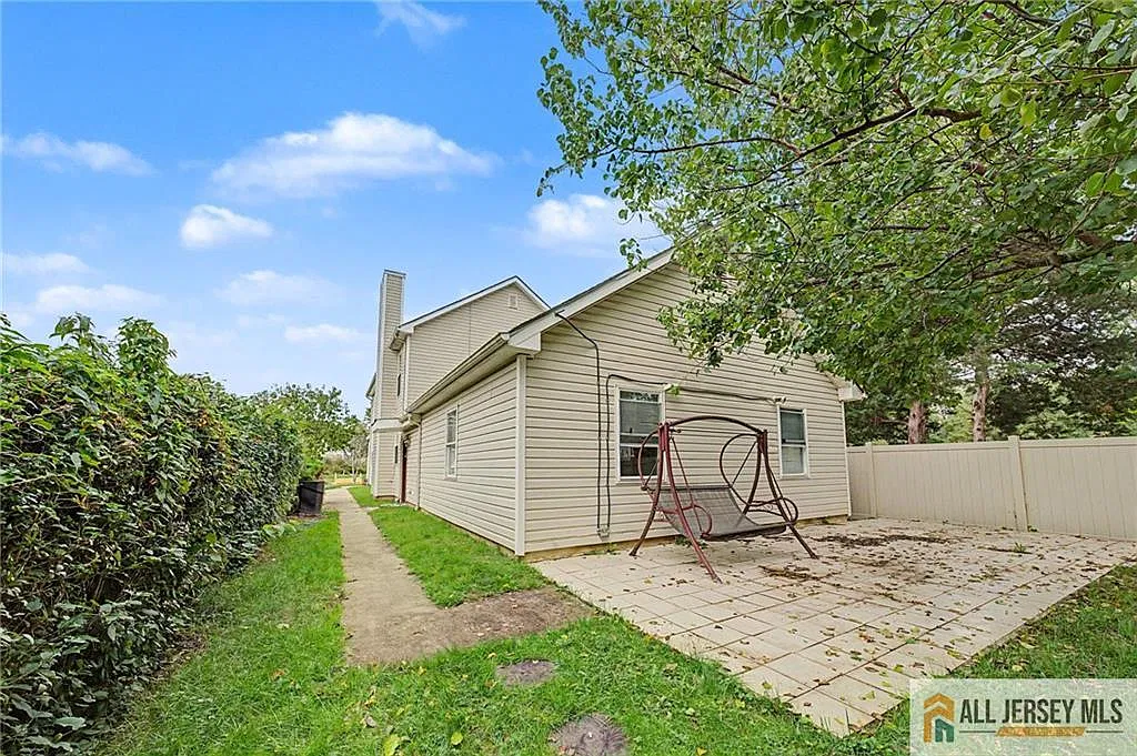 1 bed, 1.0 bath, $1,800 — Photo 2